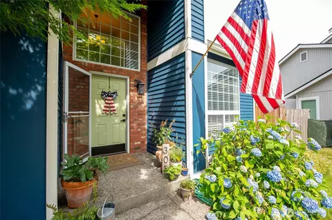 303 Jewell St, Enumclaw, WA 98022