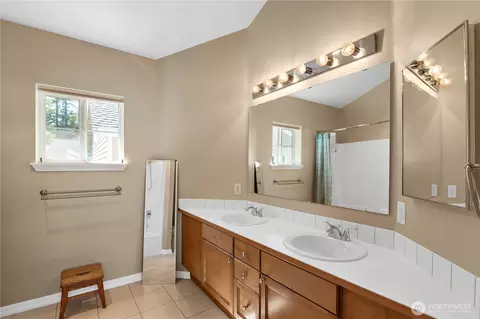 Bath - 1522 196th St SE #C-103, Bothell, WA 98012 photo 2 of 3