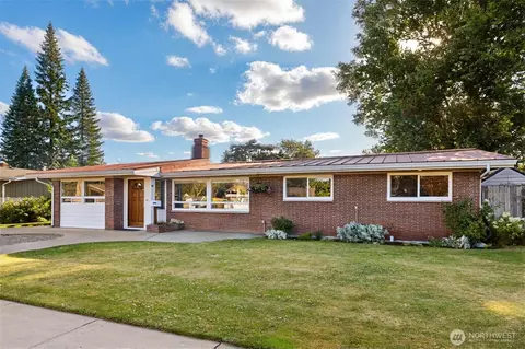 1214 Harding St, Enumclaw, WA 98022