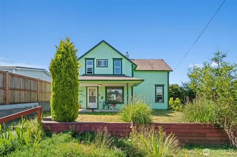 806 California St, Raymond, WA 98577