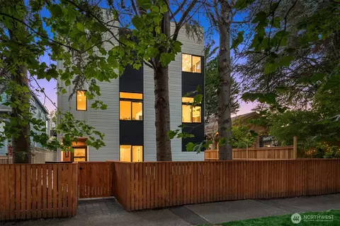 2735 59th Ave SW, Seattle, WA 98116