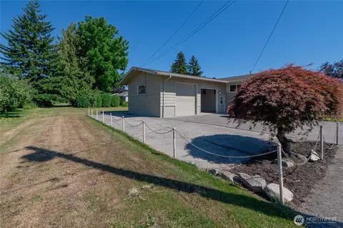 Exterior - 308 Mitchell St, Sumas, WA 98295 photo 8 of 9