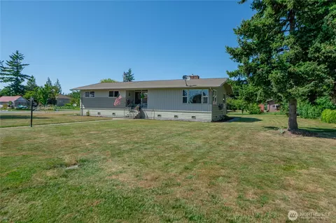 Exterior - 308 Mitchell St, Sumas, WA 98295 photo 3 of 9
