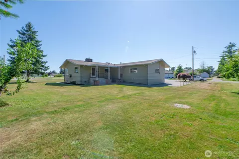 Exterior - 308 Mitchell St, Sumas, WA 98295 photo 7 of 9