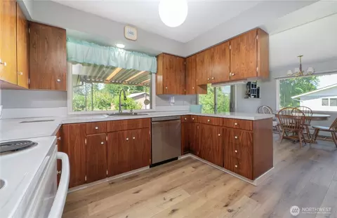 Kitchen - 308 Mitchell St, Sumas, WA 98295 photo 1 of 3