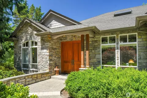 1148 SW Shorebrook Dr, Normandy Park, WA 98166