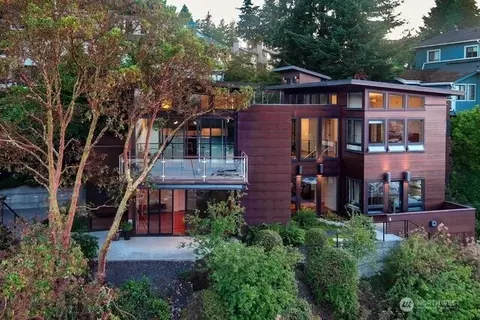 630 Harrison St, Friday Harbor, WA 98250