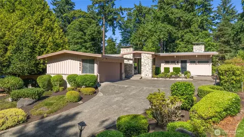 10704 Country Club Ln S, Burien, WA 98168