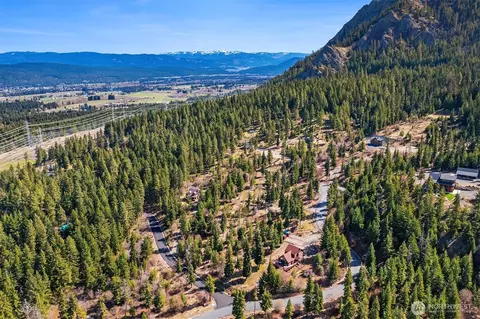 711 Huntrick Dr, Cle Elum, WA 98922
