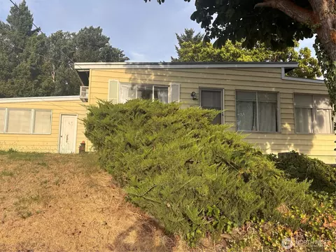 2021 N Baker Ave, East Wenatchee, WA 98802