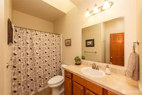 Bath - 231 Kasiana Way, Sequim, WA 98382 photo 3 of 4