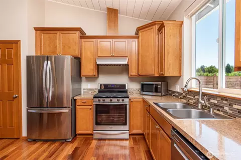 Kitchen - 231 Kasiana Way, Sequim, WA 98382 photo 2 of 3