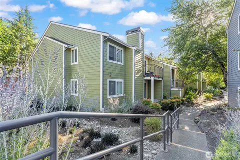 12607 SE 41st Pl #H206, Bellevue, WA 98006