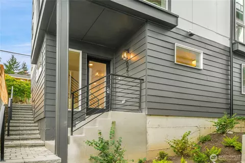 625 W Emerson St, Seattle, WA 98119