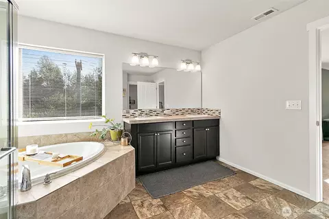Bath - 805 Louise Wise Ave NW, Orting, WA 98360 photo 3 of 5