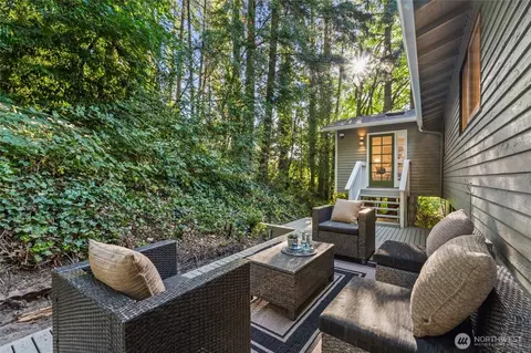 Exterior - 20631 W Richmond Rd, Bothell, WA 98021 photo 4 of 5