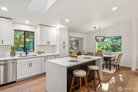 Kitchen - 20631 W Richmond Rd, Bothell, WA 98021 photo 3 of 6