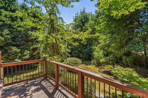 Exterior - 20631 W Richmond Rd, Bothell, WA 98021 photo 2 of 5