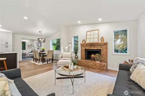 Living - 20631 W Richmond Rd, Bothell, WA 98021 photo 5 of 7
