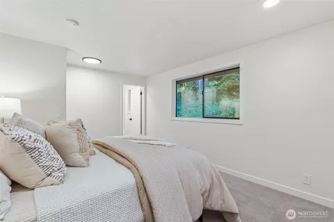 Bedroom - 20631 W Richmond Rd, Bothell, WA 98021 photo 7 of 7