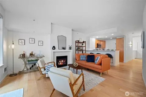 2607 Western Ave #202, Seattle, WA 98121