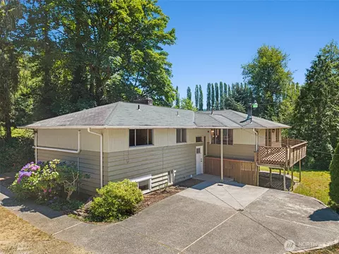 17805 SE Jones Rd, Renton, WA 98058
