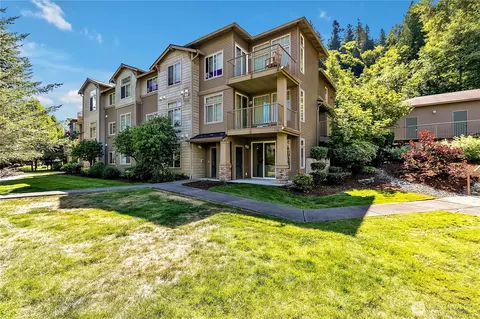 15325 SE 155th Pl #L-1, Renton, WA 98058