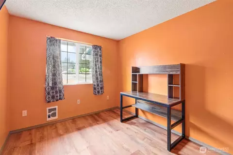 Bedroom - 32 N Evergreen Pl, Sequim, WA 98382 photo 5 of 5