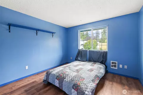 Bedroom - 32 N Evergreen Pl, Sequim, WA 98382 photo 4 of 5