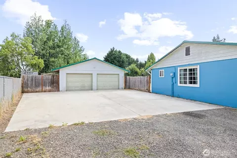 Exterior - 32 N Evergreen Pl, Sequim, WA 98382 photo 8 of 12