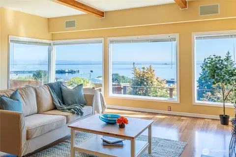 220 W 2nd St, Port Angeles, WA 98362