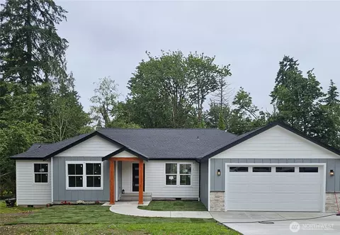 7579 E Idaho St, Port Orchard, WA 98366