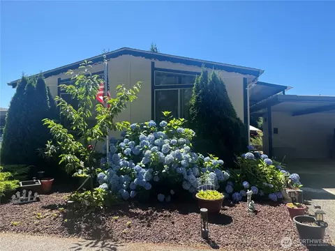 822 82nd St E, Tacoma, WA 98404