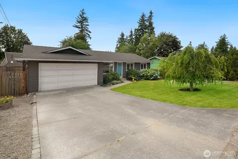 Exterior - 414 216th St SW, Bothell, WA 98021 photo 4 of 5