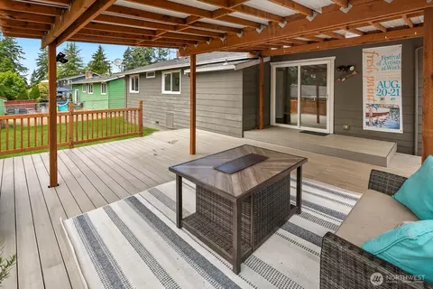 Exterior - 414 216th St SW, Bothell, WA 98021 photo 2 of 5