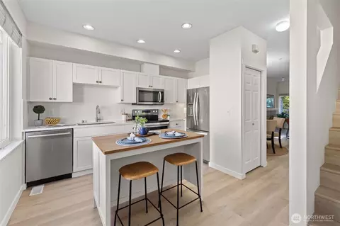 Kitchen - 13400 Dumas Rd #A3, Mill Creek, WA 98012 photo 2 of 4