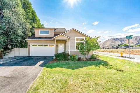1651 Fuller St, Wenatchee, WA 98801
