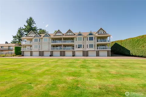 901 Judson St #102, Lynden, WA 98264