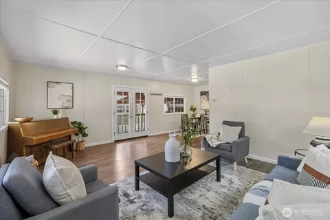 7301 NE 175th St #112, Kenmore, WA 98028