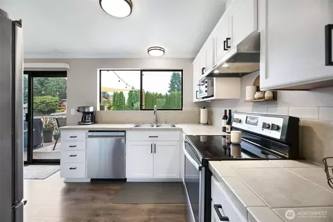 7909 Timber Cir, Everett, WA 98203 photo 8