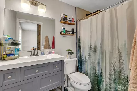 Bath - 15635 63rd Street Ct E, Sumner, WA 98390 photo 1 of 2