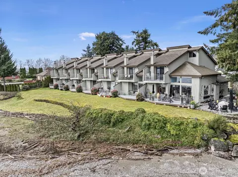 9092 Washington Ave NW #2, Silverdale, WA 98383