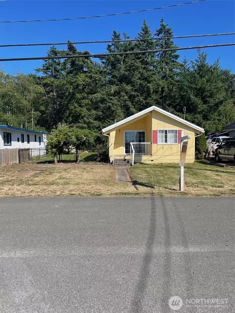 7476 Sunset Dr, Blaine, WA 98230