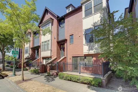 1138 NE Park Dr, Issaquah, WA 98029