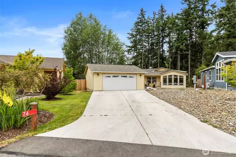 74 Sunset Meadows Ln, Port Hadlock, WA 98339