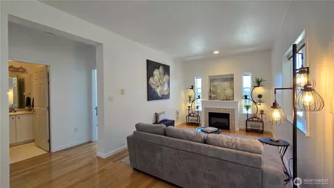 4217 164th St SW #B206, Lynnwood, WA 98087