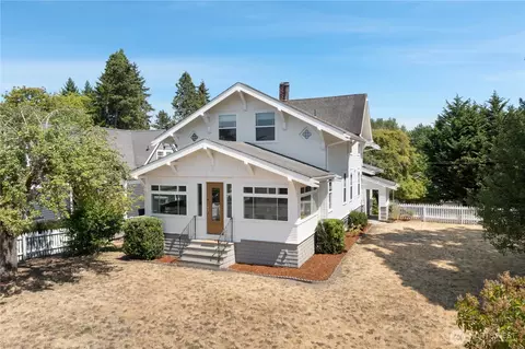 1104 S 223rd St, Des Moines, WA 98198