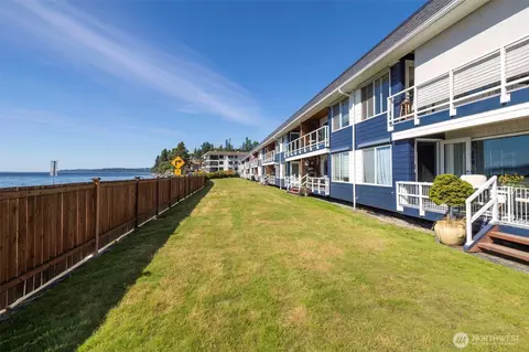28120 Redondo Beach Dr S #109, Des Moines, WA 98198
