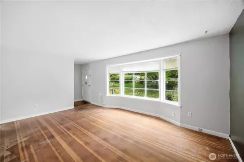 Living - 306 E Sr 4, Cathlamet, WA 98612 photo 3 of 3