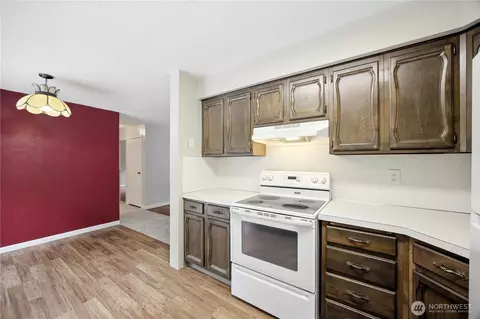 Kitchen - 306 E Sr 4, Cathlamet, WA 98612 photo 5 of 6